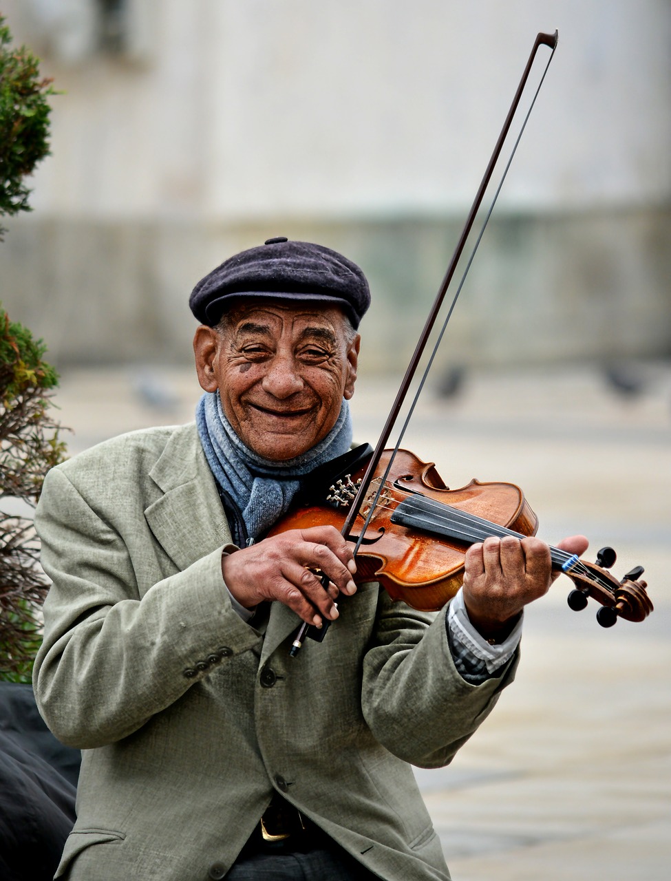 street, musician, violinist-1906407.jpg